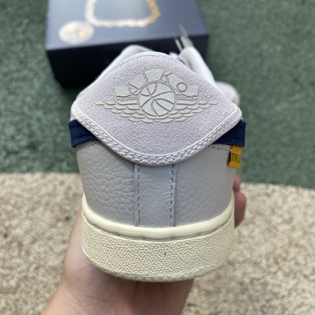 aj1白灰蓝un拼接low尺码40-