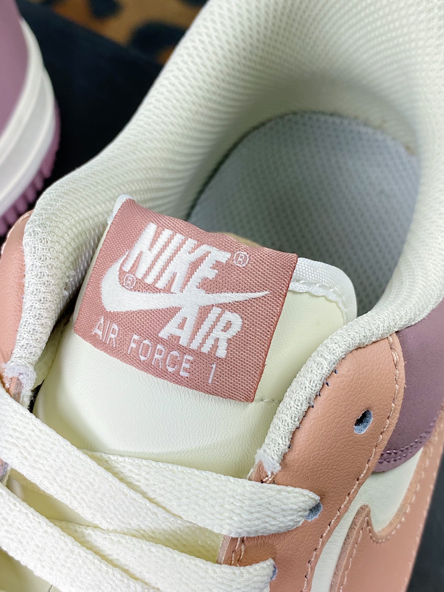 Air Force 1 '07 Low QS ”Purple/Sail White/Brown Swoosh” Air Force 1 sneakers ”leather dirty purple beige white brown small hook” DB3301-155