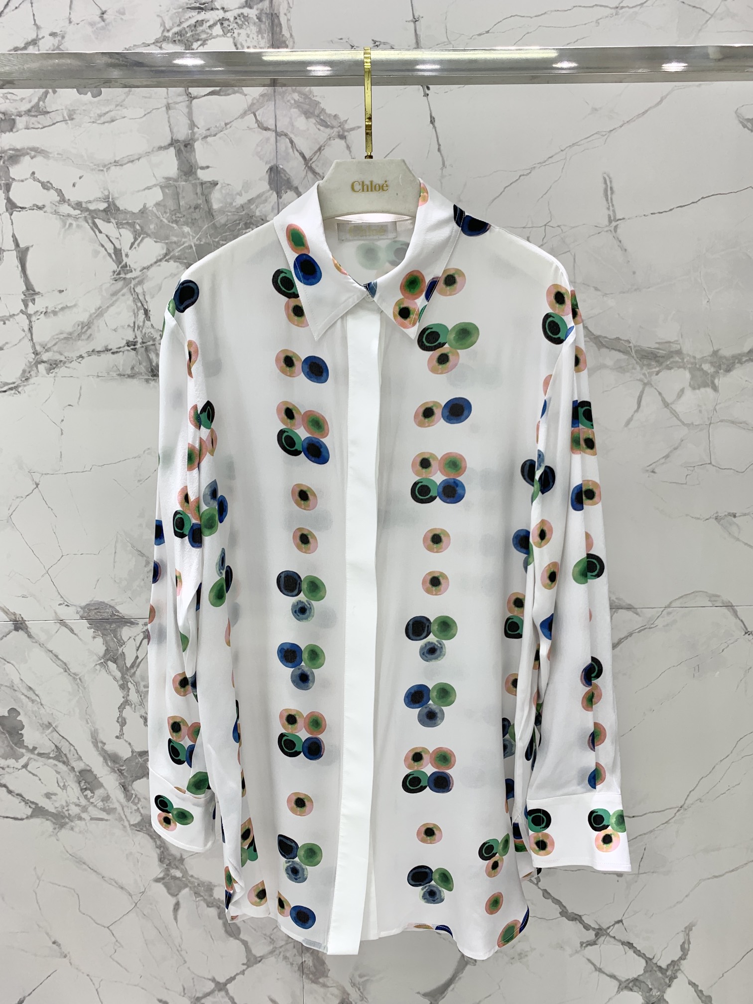 Chlo Crowe’s Silk-Swipe Shirts in Single-Size Female Suit Collection: Wave Point Series. - 图片 1