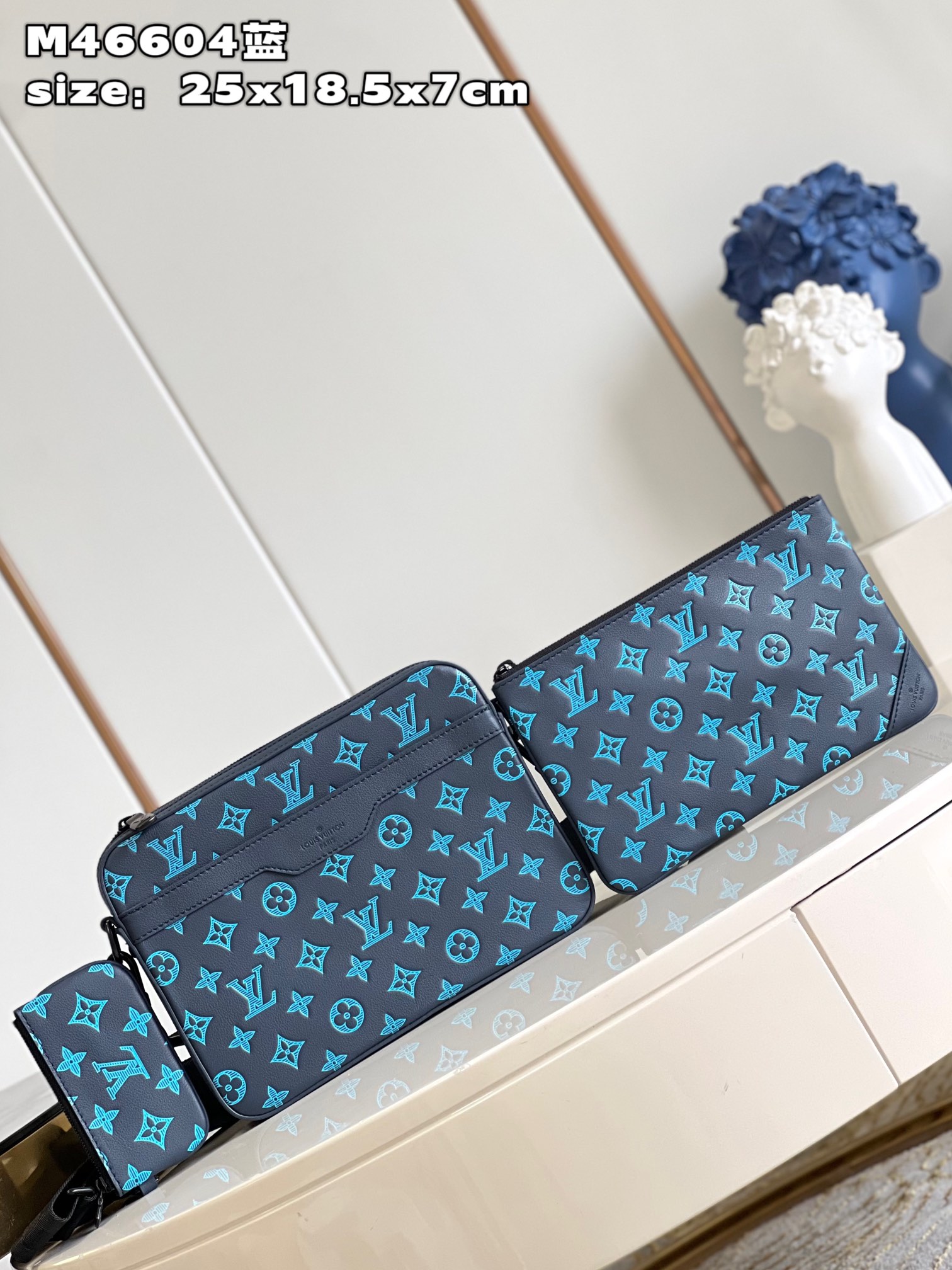 Louis Vuitton Top
 Messenger Bags Blue Cowhide Fabric M46604