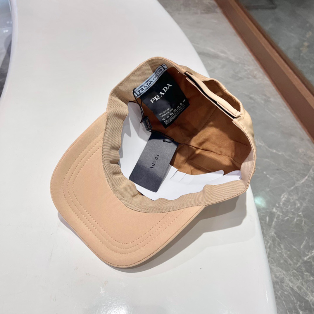  【普拉达】春夏新款大牌棒球帽，新款出货，大牌款超好搭配，赶紧入手！