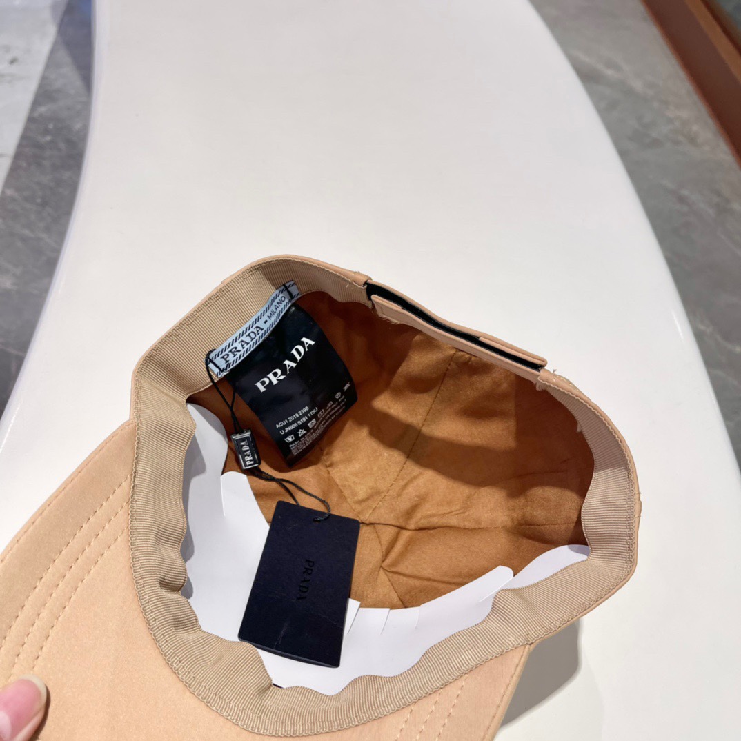  【普拉达】春夏新款大牌棒球帽，新款出货，大牌款超好搭配，赶紧入手！