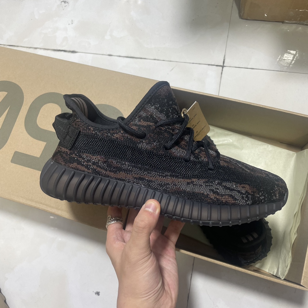 Serie Yeezy 350 GW3774