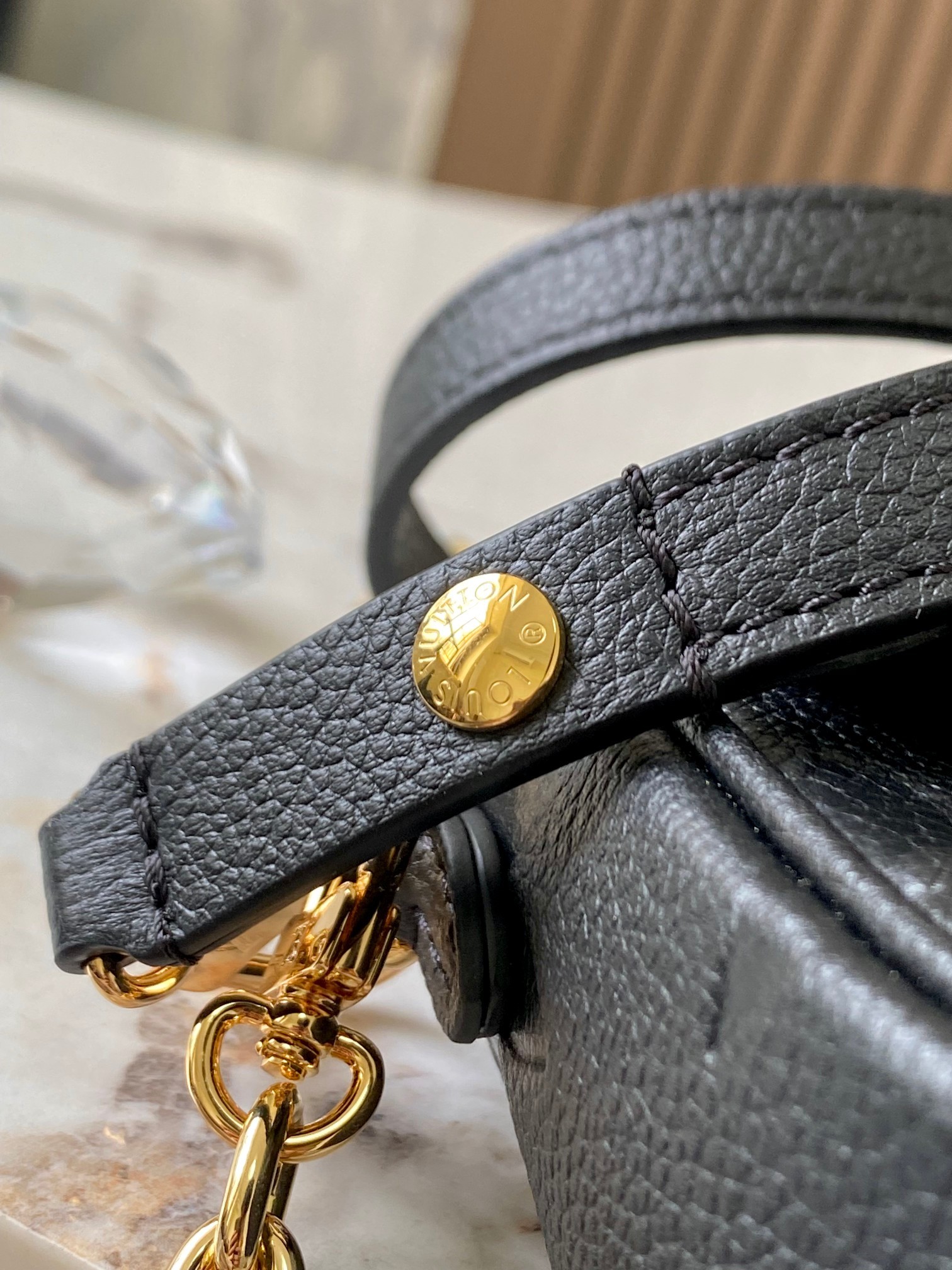 特级原厂皮全钢五金M82211黑色压花WalletOnChain手袋取材Monogram帆布灵感源自20