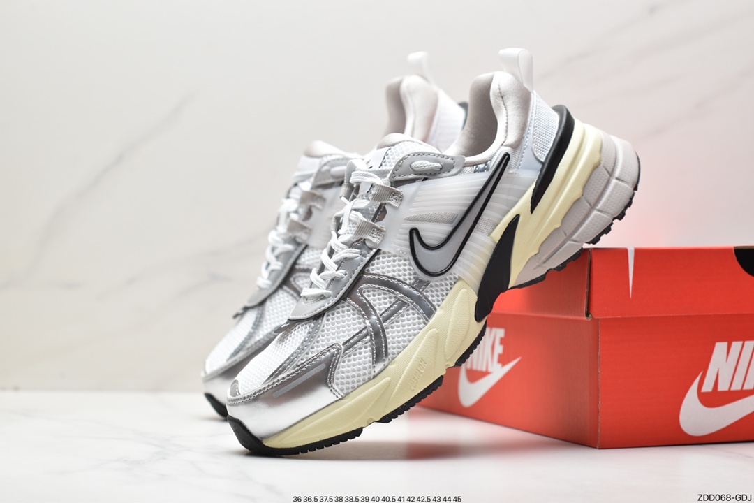230 NIKE V2K RUN跑步鞋复古风潮 网面透气运动鞋 FD0736-101