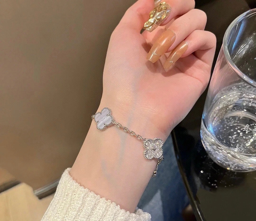 Five-Motif Clover Bracelet - Comprehensive 8