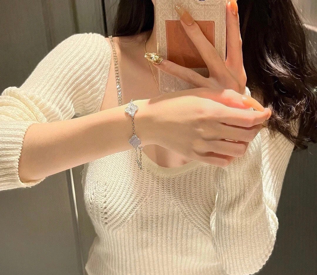 Five-Motif Clover Bracelet - Comprehensive 9