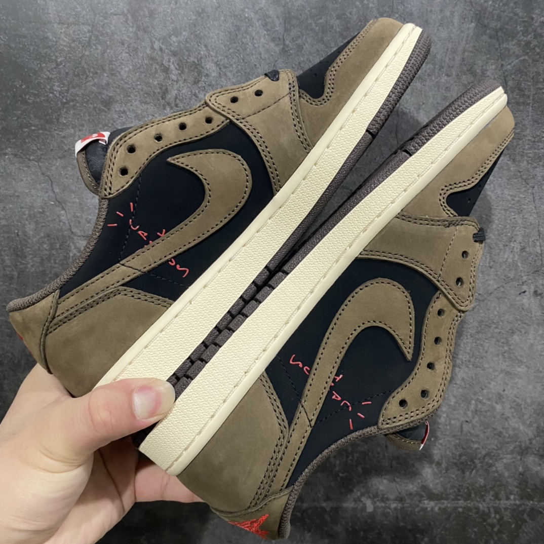 图片[9]-【PK纯原】 Air Jordan 1 x Travis ScottnAJ1 x TS联名黑棕倒钩一代CQ4277-001n市场各大代号纯原版本中最推荐版本n原厂皮料无色差 细节多次校对 高端零售不翻车n针车效果同步原鞋 刺绣拉到原厂定做n原楦原纸板开发 后跟弧度收口自然不对折极致一眼正品既视感 进口玻璃冲刀皮料裁剪零毛边承诺百分百一致原鞋 鞋面清洁度最高 QC检验标准 控制溢胶 鞋盒、防尘纸 配件鞋带 均采购来自原厂 尺码：36-47.5-莆田鞋批发中心