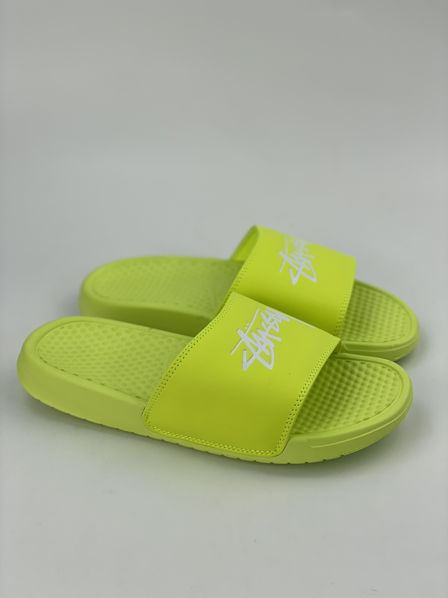 60 Nike W BENASSI STUSSY 百搭单品 CW2787-001