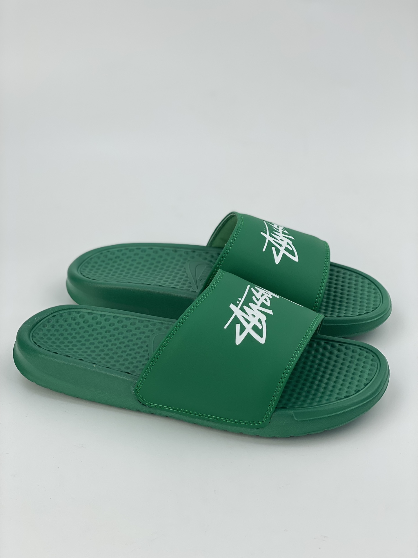 60 Nike W BENASSI STUSSY 百搭单品 CW2787-001