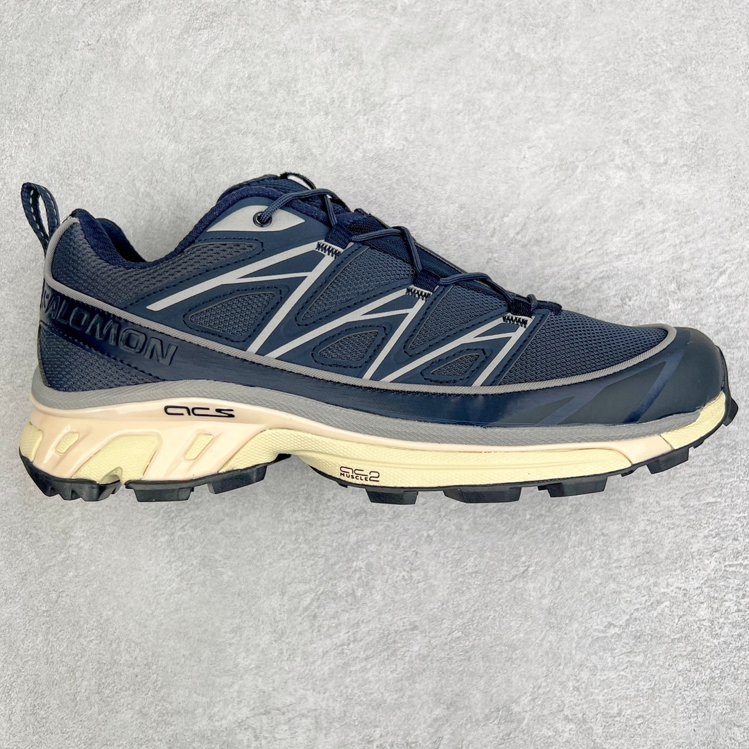 ＃绿X/GX 纯原福利 Salomon XT-6 萨洛蒙复古潮流户外机能登山跑鞋 纯原外贸平台特供订单 耗时半年巨作 全套原纸板楦头开发 原厂特供网布配套加持 确保原汁原味 完美呈现版型 原档数据独家私模五层组合大底 男女鞋同步官方开发至46.5 原装Ortholite轻量化鞋垫 中底布带钢印编号 原厂TPU锁扣 进口港宝加持 后跟自然饱满 还原公司包裹性 鞋面以“锯齿”状的包裹系统呈现 在基色底之下加入了各种色点缀 将公司的最新技术和时尚前卫的造型融入耐用的长跑款式中 鞋面由 TPU 薄膜制成 并焊接在高耐磨网眼上 使其既时尚又坚固 由 ACS底盘支撑 可增强稳定性和支撑力 以及由橡胶凸耳 Contragrip外底覆盖的 EVA 缓冲中底 旨在应对崎岖的地形 鞋舌上的彩色Salomon 标签、Quicklace 系统以及鞋头、鞋舌和鞋跟上的附加品牌使细节更加完美 让穿着者可以轻松驾驭户外与通勤下的任何运动生活场景 无缝鞋身户外随意纵横 颜值与脚感兼备 出街通勤 绝对非常吸睛 你值得拥有 尺码：36 36.5 37.5 38 38.5 39 40 40.5 41 42 42.5 43 44 44.5 45 46 46.5 注意：偏小1码-选品中心