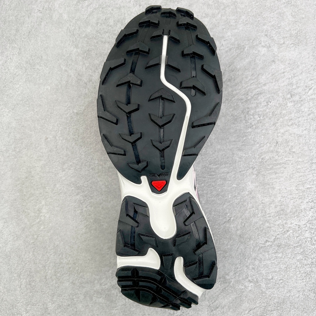 图片[9]-＃绿X/GX 纯原福利 Salomon XT-6 萨洛蒙复古潮流户外机能登山跑鞋 纯原外贸平台特供订单 耗时半年巨作 全套原纸板楦头开发 原厂特供网布配套加持 确保原汁原味 完美呈现版型 原档数据独家私模五层组合大底 男女鞋同步官方开发至46.5 原装Ortholite轻量化鞋垫 中底布带钢印编号 原厂TPU锁扣 进口港宝加持 后跟自然饱满 还原公司包裹性 鞋面以“锯齿”状的包裹系统呈现 在基色底之下加入了各种色点缀 将公司的最新技术和时尚前卫的造型融入耐用的长跑款式中 鞋面由 TPU 薄膜制成 并焊接在高耐磨网眼上 使其既时尚又坚固 由 ACS底盘支撑 可增强稳定性和支撑力 以及由橡胶凸耳 Contragrip外底覆盖的 EVA 缓冲中底 旨在应对崎岖的地形 鞋舌上的彩色Salomon 标签、Quicklace 系统以及鞋头、鞋舌和鞋跟上的附加品牌使细节更加完美 让穿着者可以轻松驾驭户外与通勤下的任何运动生活场景 无缝鞋身户外随意纵横 颜值与脚感兼备 出街通勤 绝对非常吸睛 你值得拥有 尺码：36 36.5 37.5 38 38.5 39 40 40.5 41 42 42.5 43 44 44.5 45 46 46.5 注意：偏小1码-选品中心