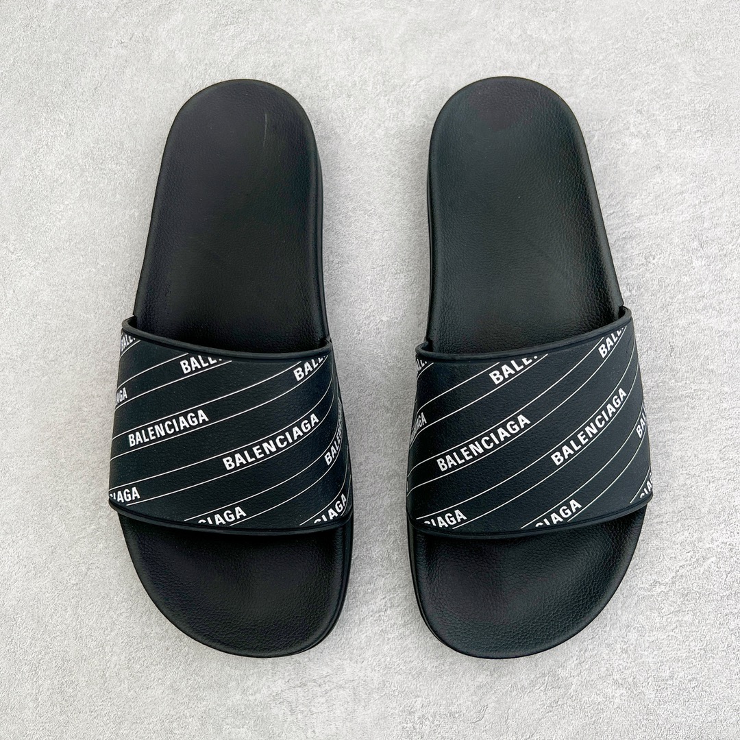 图片[2]-零售💰180 ＃PK纯原福利‼Balenciaga Pool Slide Sandal 巴黎世家时尚套穿橡胶一字涉水拖鞋 Piscine橡胶拖鞋式凉鞋 橡胶拖鞋式凉鞋 压模橡胶鞋床 带子上的白色 3D 标志 后跟浮印Balenciaga品牌标识 同色系鞋底和鞋垫 尺码：35 36 37 38 39 40 41 42 43 44 45 编码：by1936080-运动鞋