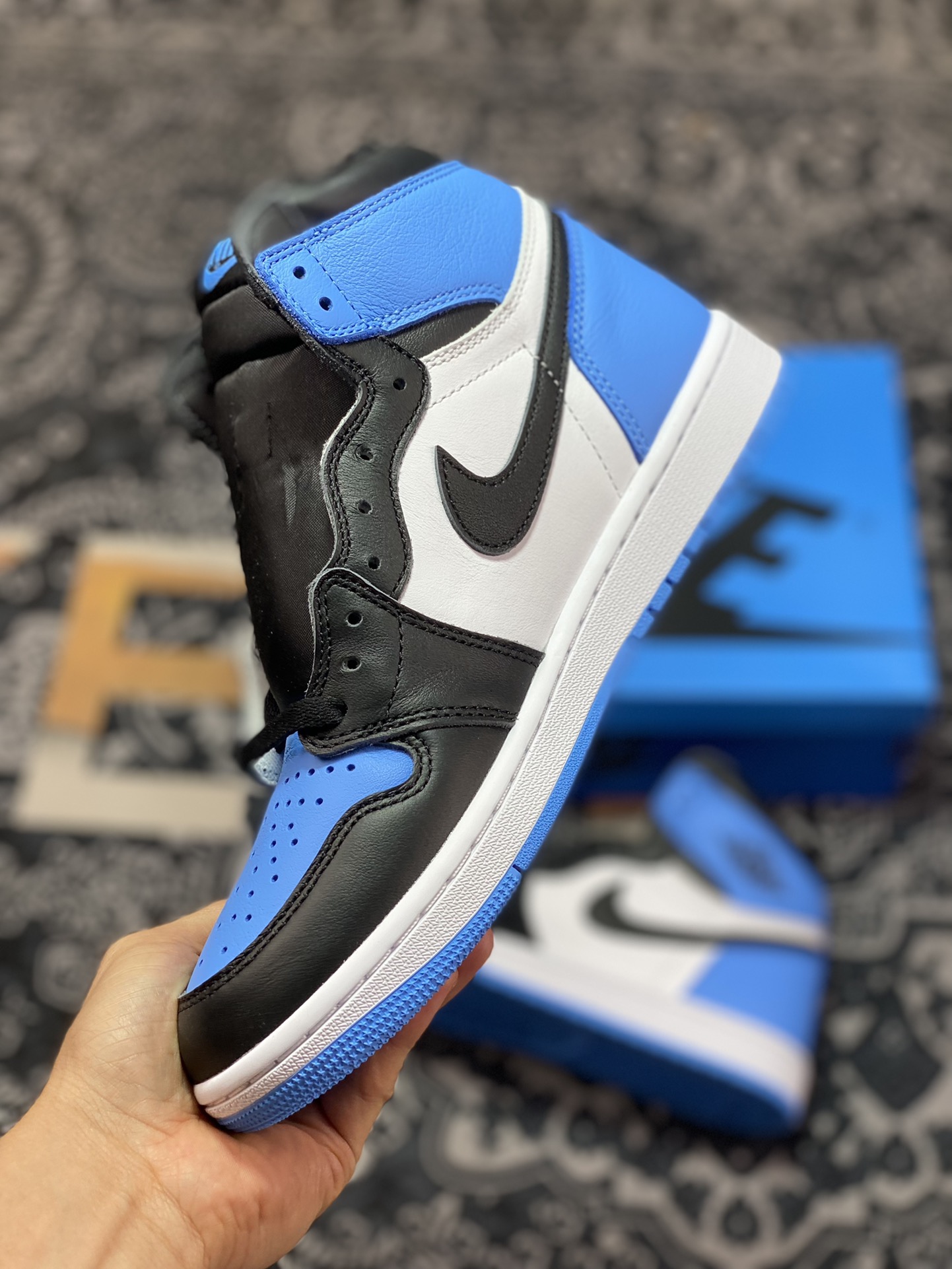 Preferred [OG Special Offer] Air Jordan 1 Retro High OG ”University Blue” AJ1 generation basketball shoes ”Black and White University Blue Toe” DZ5485-400