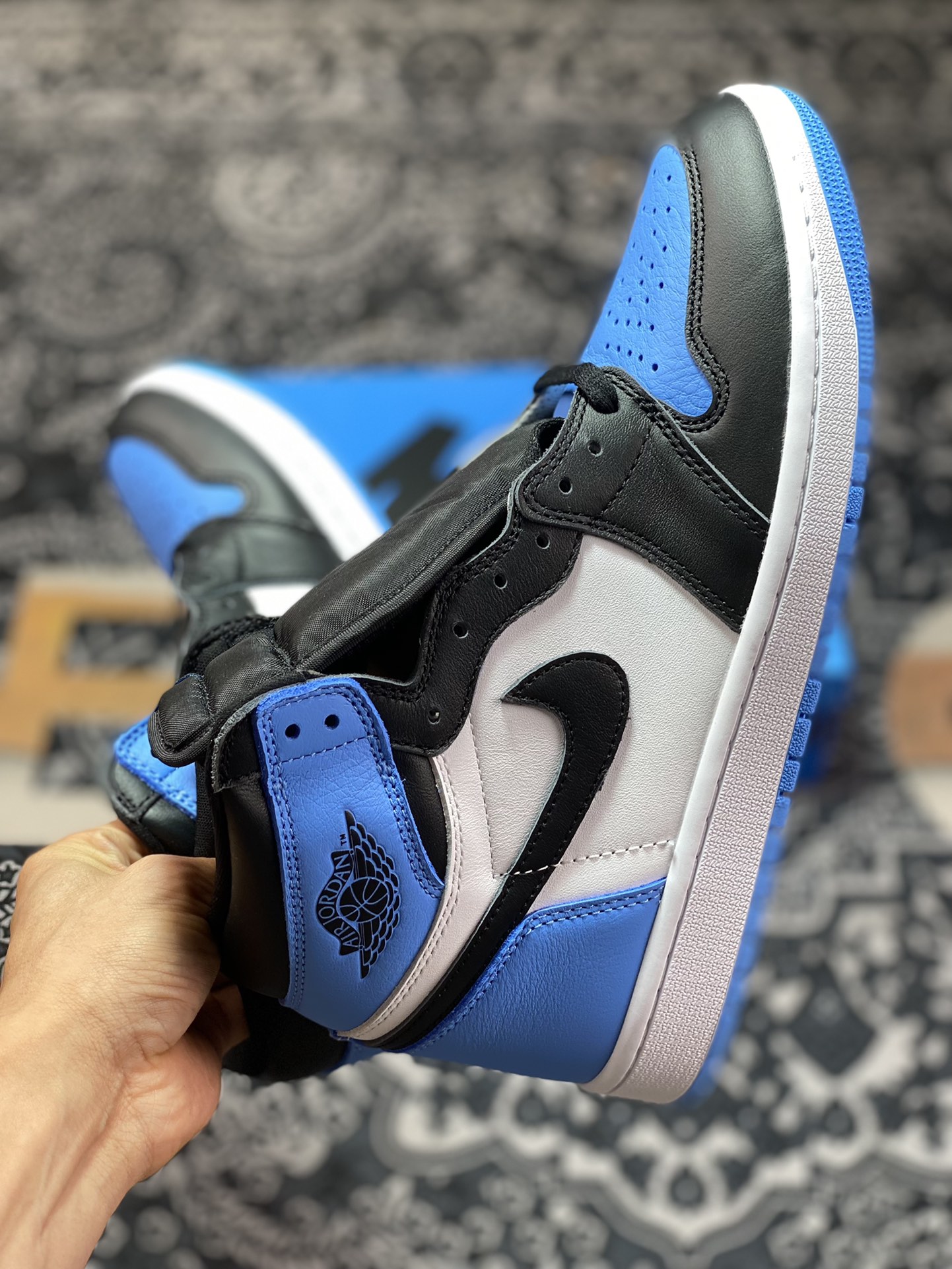 Preferred [OG Special Offer] Air Jordan 1 Retro High OG ”University Blue” AJ1 generation basketball shoes ”Black and White University Blue Toe” DZ5485-400