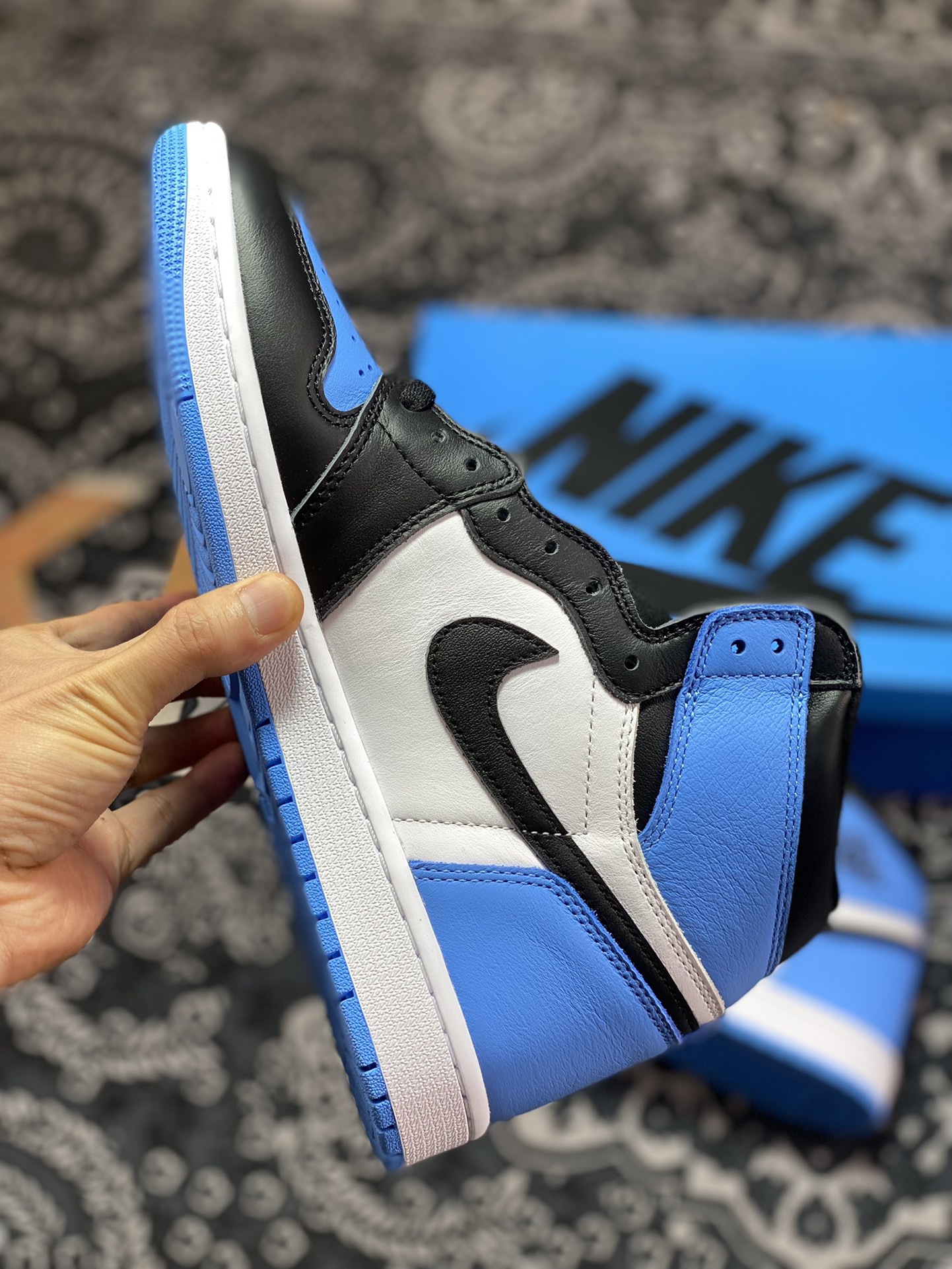 Preferred [OG Special Offer] Air Jordan 1 Retro High OG ”University Blue” AJ1 generation basketball shoes ”Black and White University Blue Toe” DZ5485-400