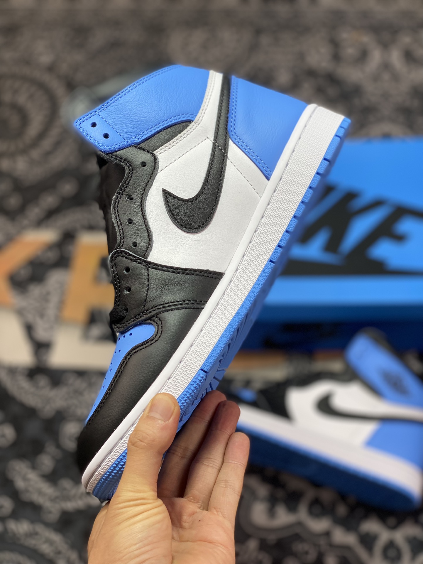 Preferred [OG Special Offer] Air Jordan 1 Retro High OG ”University Blue” AJ1 generation basketball shoes ”Black and White University Blue Toe” DZ5485-400