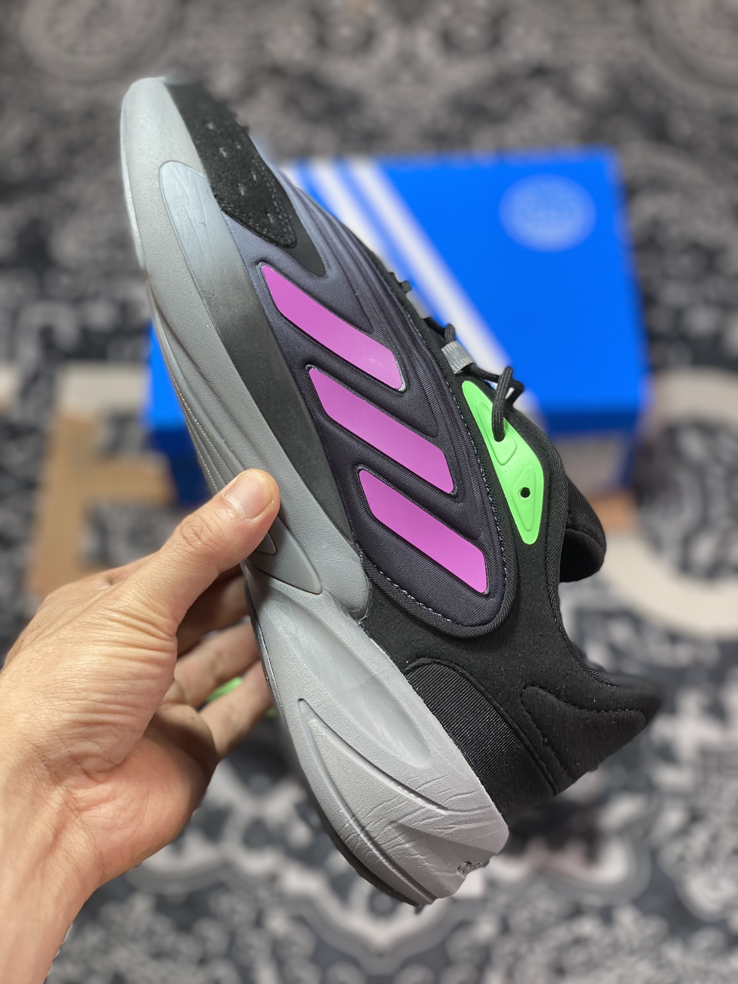 Adidas Clover Originals Ozelia series low-top jogging shoes ”mesh gradient black gray purple fluorescent green” H04249