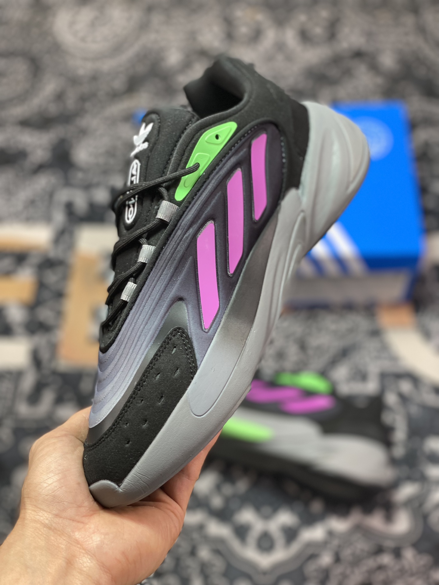 Adidas Clover Originals Ozelia series low-top jogging shoes ”mesh gradient black gray purple fluorescent green” H04249