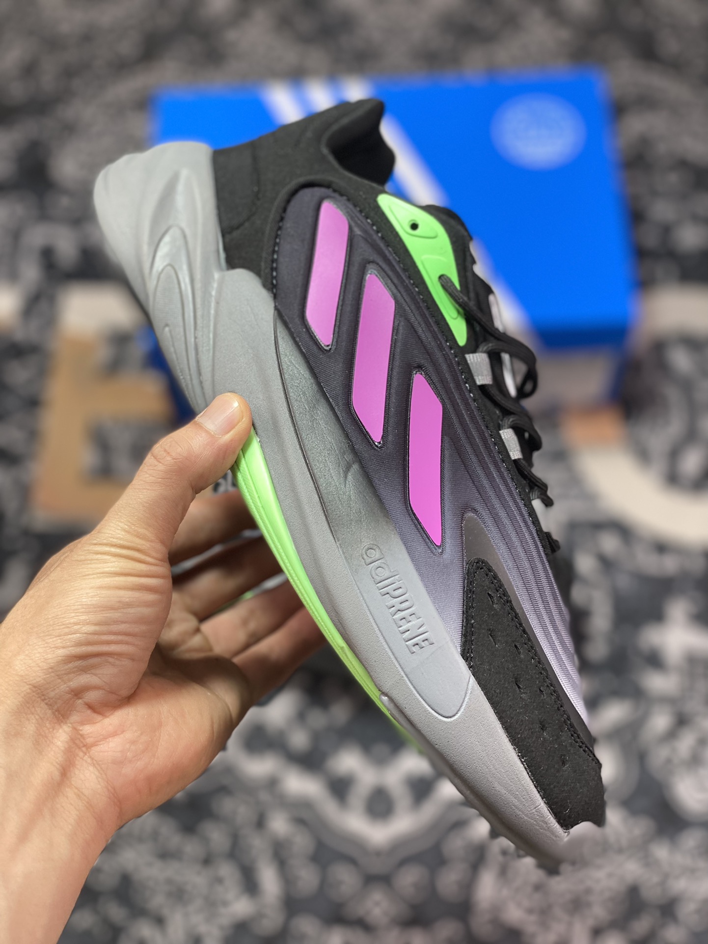 Adidas Clover Originals Ozelia series low-top jogging shoes ”mesh gradient black gray purple fluorescent green” H04249