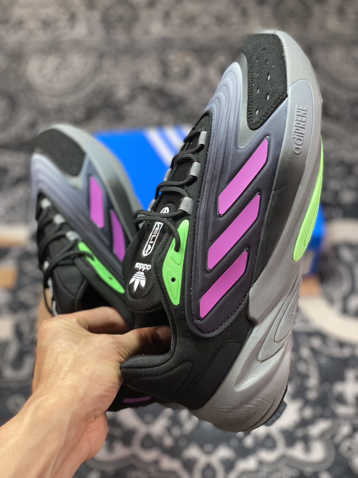 Adidas Clover Originals Ozelia series low-top jogging shoes ”mesh gradient black gray purple fluorescent green” H04249