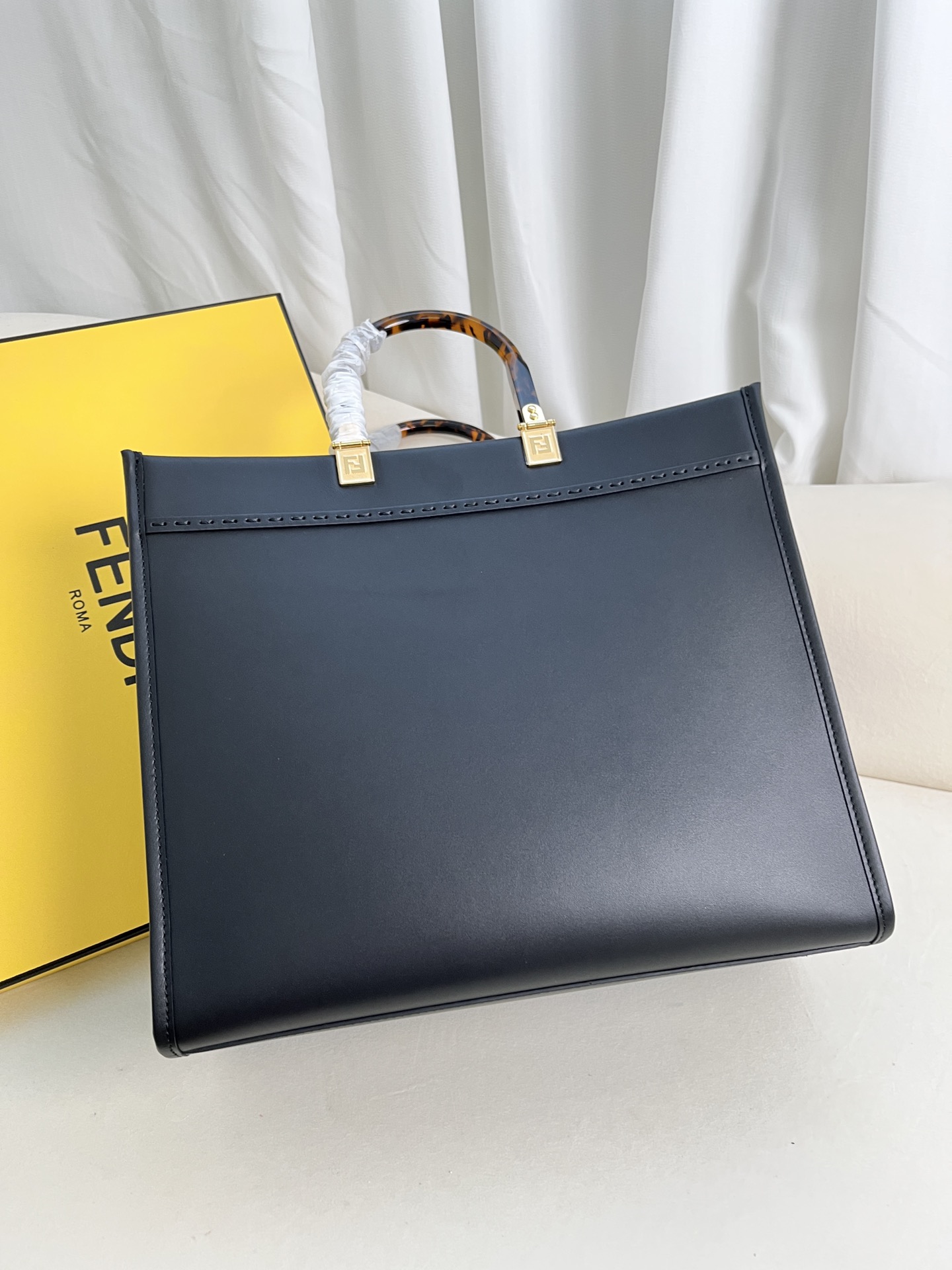 Fendi Sunshine Medium Leather Tote Bag - Black Leather Handbag for Women 2 i1685600677 6585 1