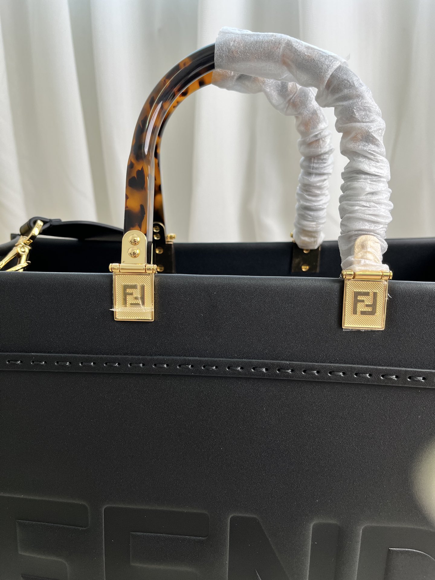 Fendi Sunshine Medium Leather Tote Bag - Black Leather Handbag for Women 4 i1685600677 6781 3