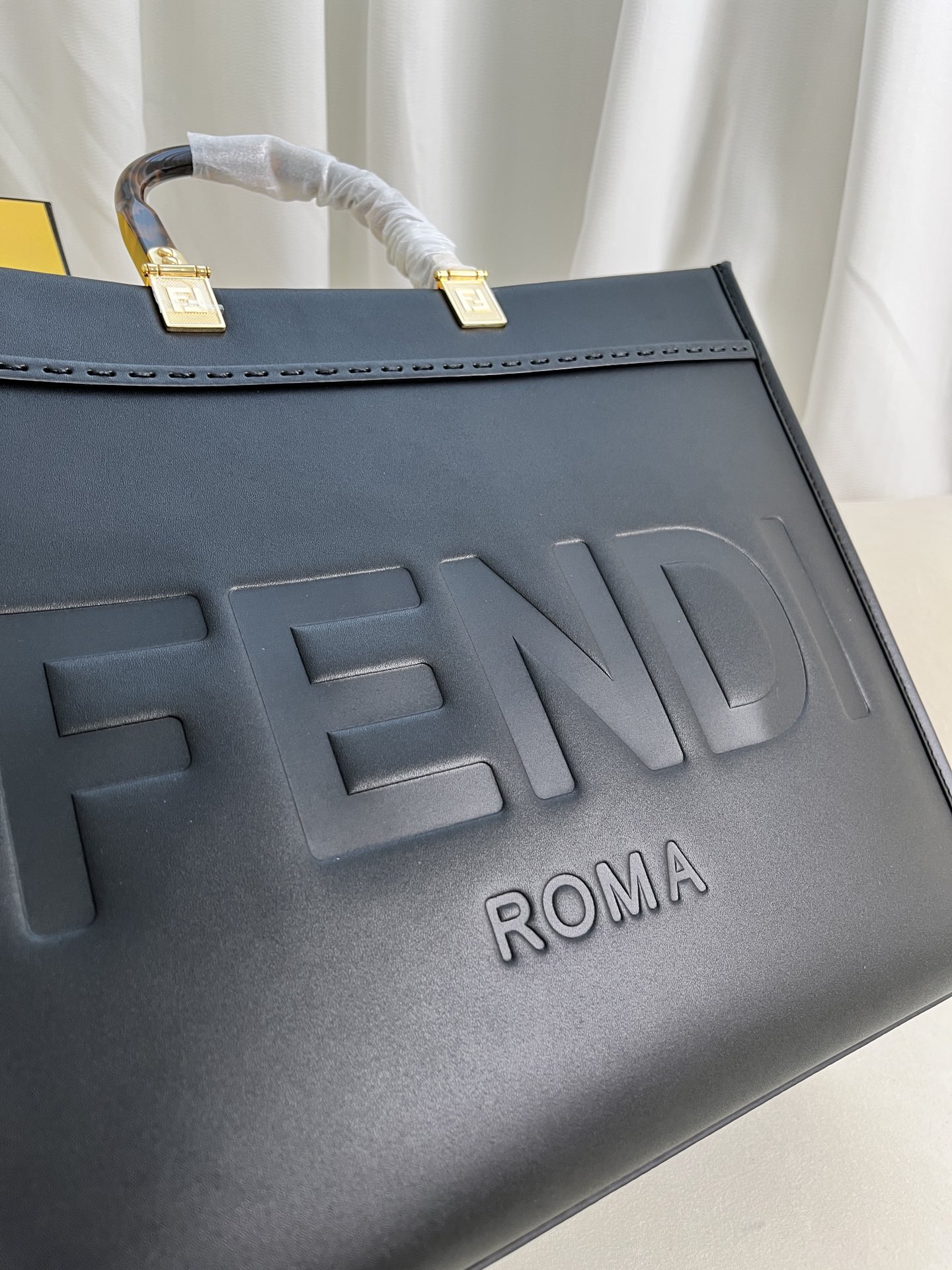 Fendi Sunshine Medium Leather Tote Bag - Black Leather Handbag for Women 5 i1685600677 9832 4