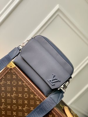 Louis Vuitton Messenger Bags Fashion Designer
 Blue Cowhide M22611