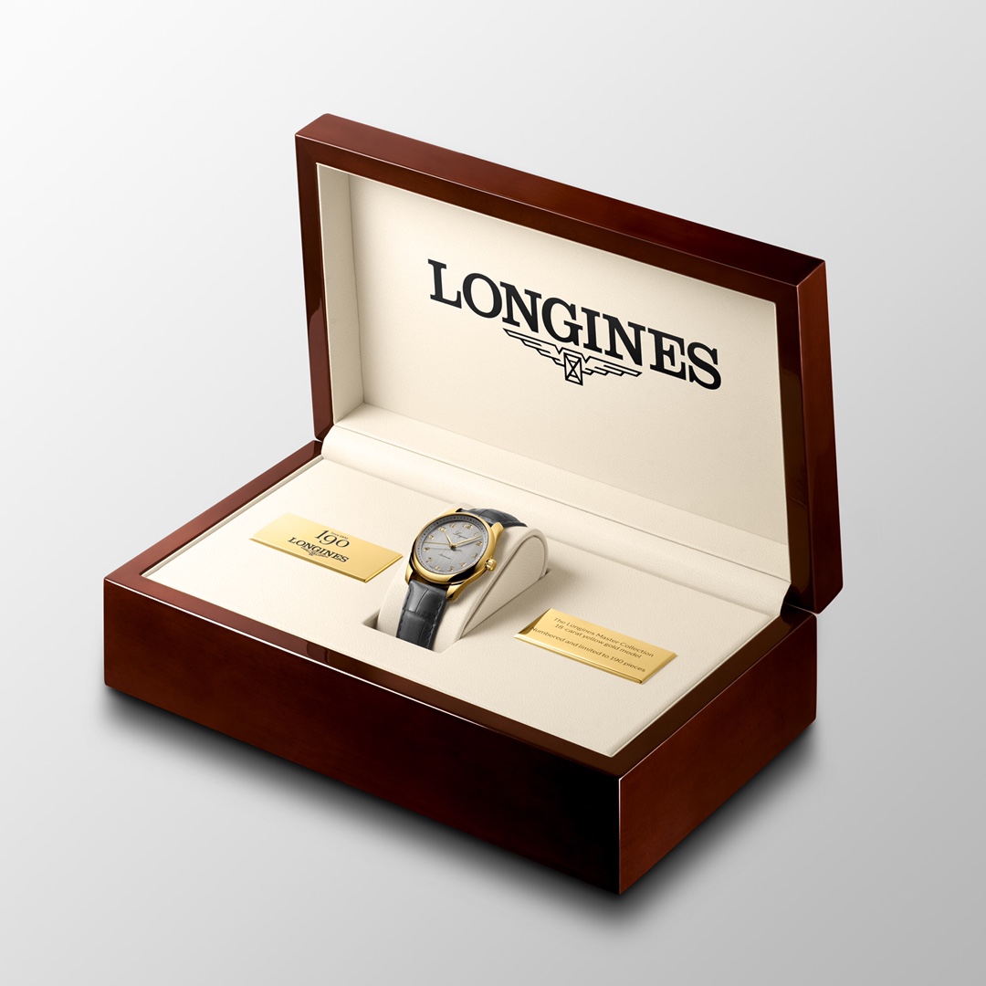 NO:142857,White shell and gold shell New Longines famous 190th anniversary commemorative watches [Strong] To commemorate the birth anniversary of the brand, Longines has launched the new craftsman series commemorative watch, which combines modern aesthetic concepts and retro elements. The stainless steel case is fully polished and looks more refined visually. The movement uses an imported 2824 movement, and the back is engraved with anniversary words [Strong] (the back engraved model is exactly the same), it uses the standard formal watch size of 40mm, and the belt uses imported Italian (smoke gray) top layer calfskin. It is a classic and versatile men's watch. It not only demonstrates the wearer's elegant taste, but also makes men reveal elegant style in every move, top replica, longines, cowhide19860909白壳 金壳 新款浪琴名匠系列190周年纪念款腕表精品[强]为纪念品牌诞生周年,浪琴全新推出匠系列纪念款腕表,它将现代美学理念和复古元素结合起来,精钢表壳经全面抛光处理,在视觉上显得更加精致.机芯采用进口2824机芯,表背刻有周年纪念文字[强]（背刻型号完全一致）,它采用40mm这一标准正装表尺寸,皮带采用进口意大利（烟灰色）头层小牛皮,是一款经典百搭的男士腕表,不仅可以彰显佩戴者的高雅品味,更是令男士在举手投足都透露着儒雅风范,顶级复刻,longines,cowhide,Watch