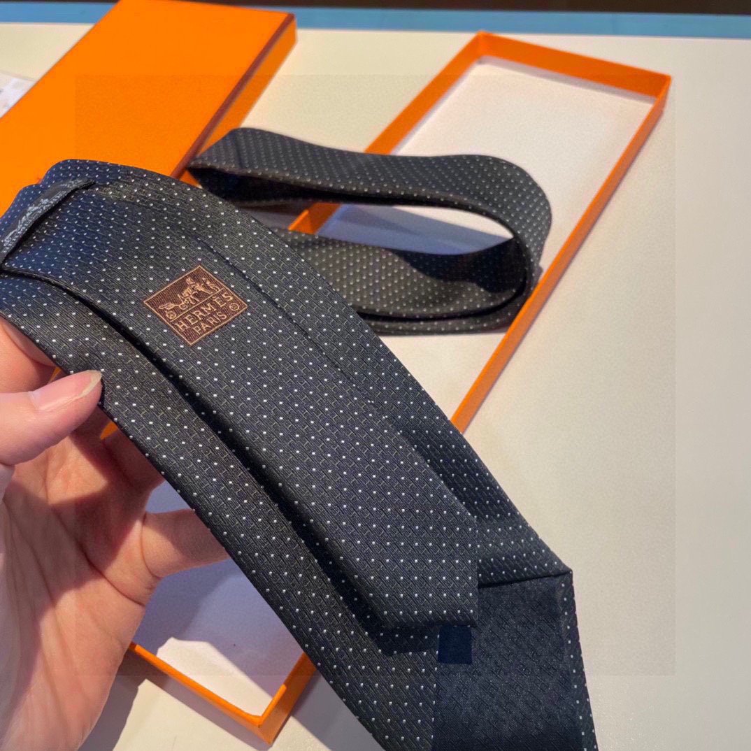 配包装男士新款领带系列H圆点领带稀有