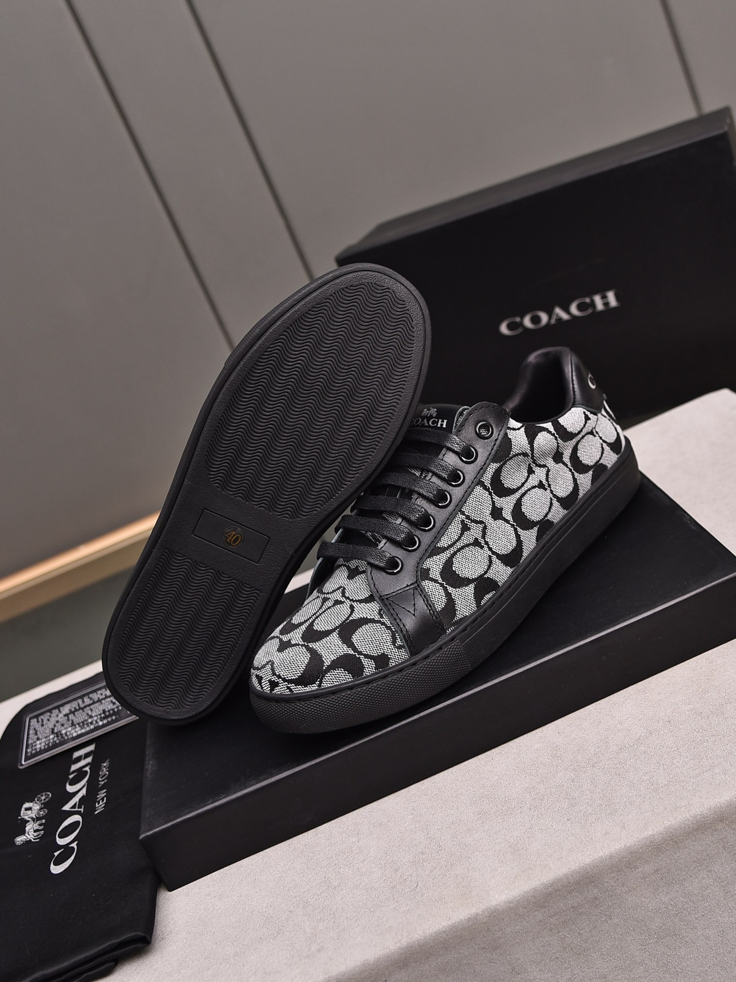 Coach Men's Low-Top Lace-Up Sneakers - Casual, Fashionable, and Versatile 4 i1685634146 4124 2
