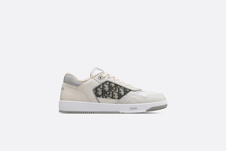 Dior Low-Top Sneaker: Oblique Accents, Signature Style, and Supreme Comfort 1 Dior Low-Top Sneaker: Oblique Accents, Signature Style, and Supreme Comfort