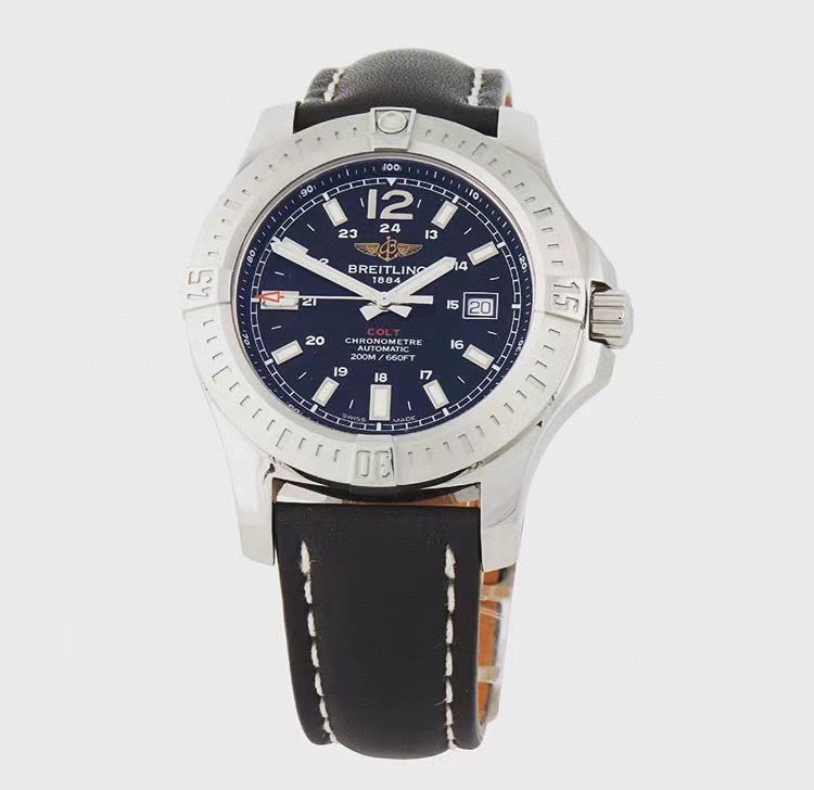 NO:336268,Breitling / Avengers series, the watch is equipped with a strong and powerful stainless steel case, a diameter of 41mm, a waterproof performance Dami (ft.), and is equipped with ETA2836 fully automatic winding movement, which perfectly shows the young, dynamic and invincible momentum of the Challenger series. Four logo bezel indicators on the satin-patterned matte bezel not only ensure the best handling, but also effectively protects the double-sided anti-glare sapphire mirror. The dial is available in black, blue and silver white, and is decorated with large-size luminous hands and hour marking mechanical watches, real-life pictures, breitling19860909百年灵 / 复仇者系列,腕表配备刚劲有力的精钢表壳,表径尺寸41mm,防水性能达米（英尺）,搭载ETA2836全自动上弦机芯,完美展现了挑战者系列年轻、动感、所向无敌的气势.缎纹磨砂表圈上四枚标识性表圈指示器, 不仅确保最佳的操控性,还能有效保护双面防眩蓝宝石表镜.表盘有黑色、蓝色及银白色可选,均饰有大尺寸夜光指针和时标机械腕表,真实实物图拍摄,,,breitling,Watch