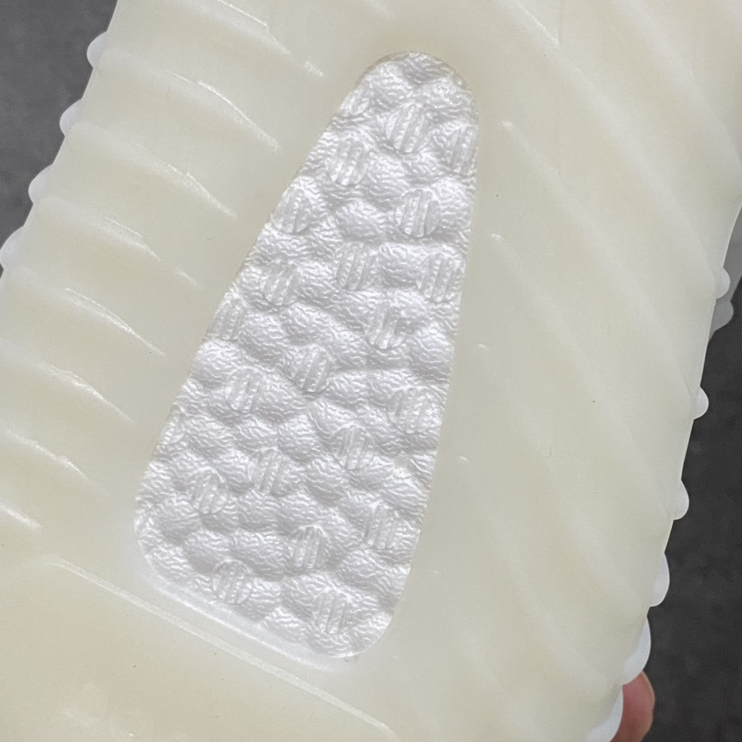 LW版本YeezyBoost350V