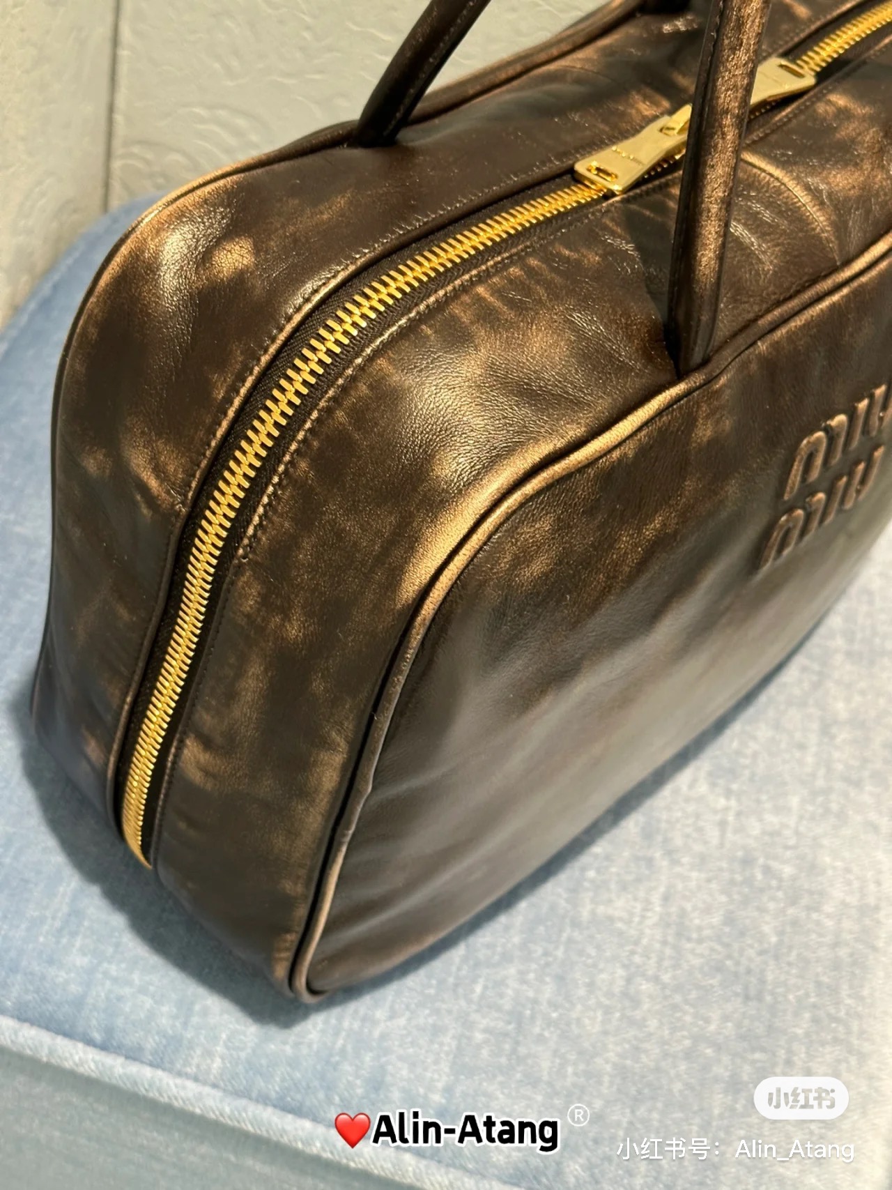 Miu Miu miumiu bowling ball briefcase retro polished cowhide arrives
