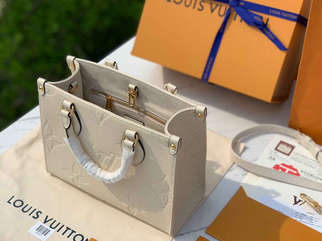 🌼 小号尺寸25-19-11.5㎝新款小号onthego 奶白色 M46569，我们的产品坚持自然光线下