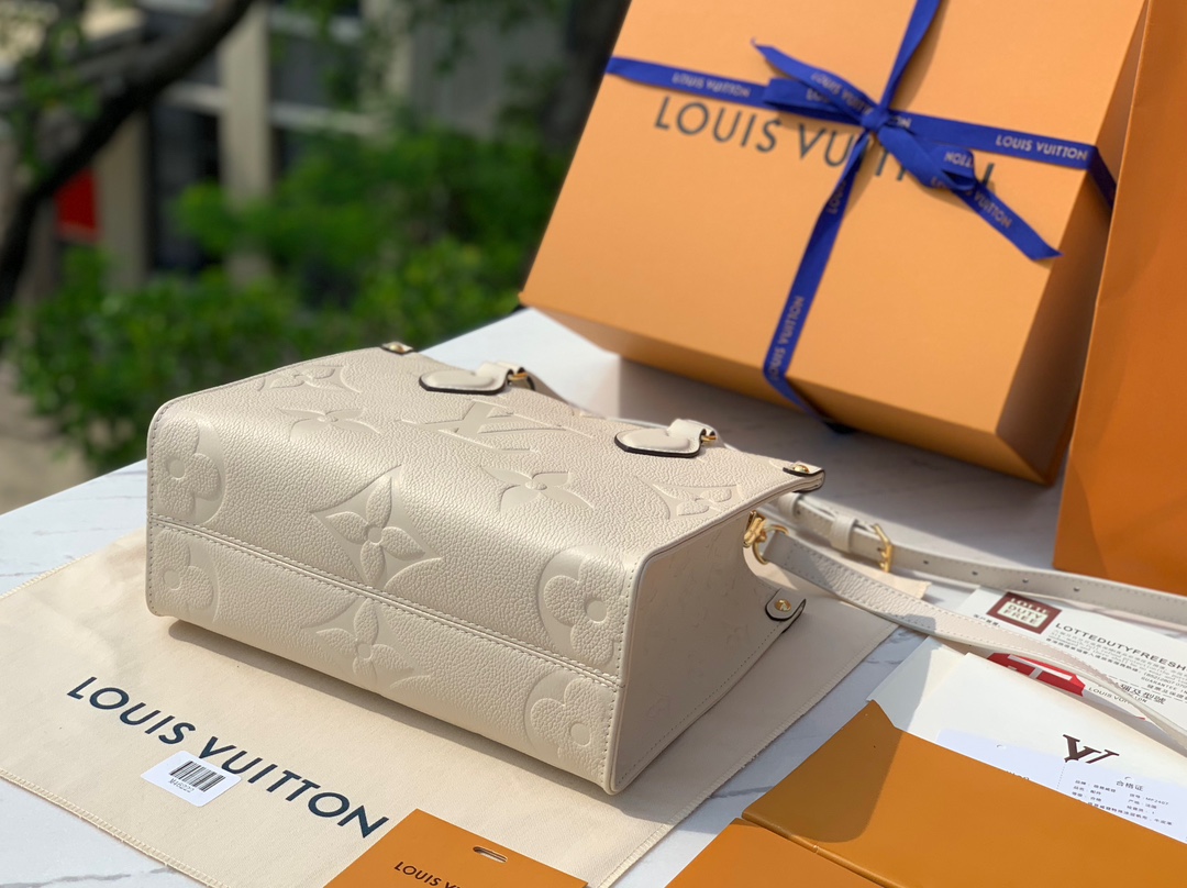 🌼 小号尺寸25-19-11.5㎝新款小号onthego 奶白色 M46569，我们的产品坚持自然光线下