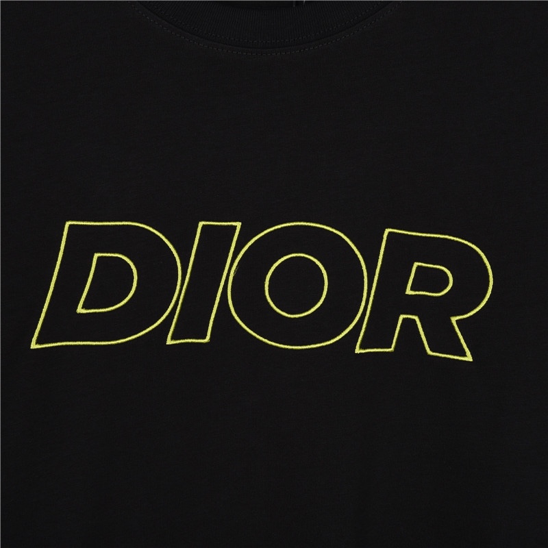 Dior/迪奥 刺绣大字母logo短袖 胸前采用刺绣