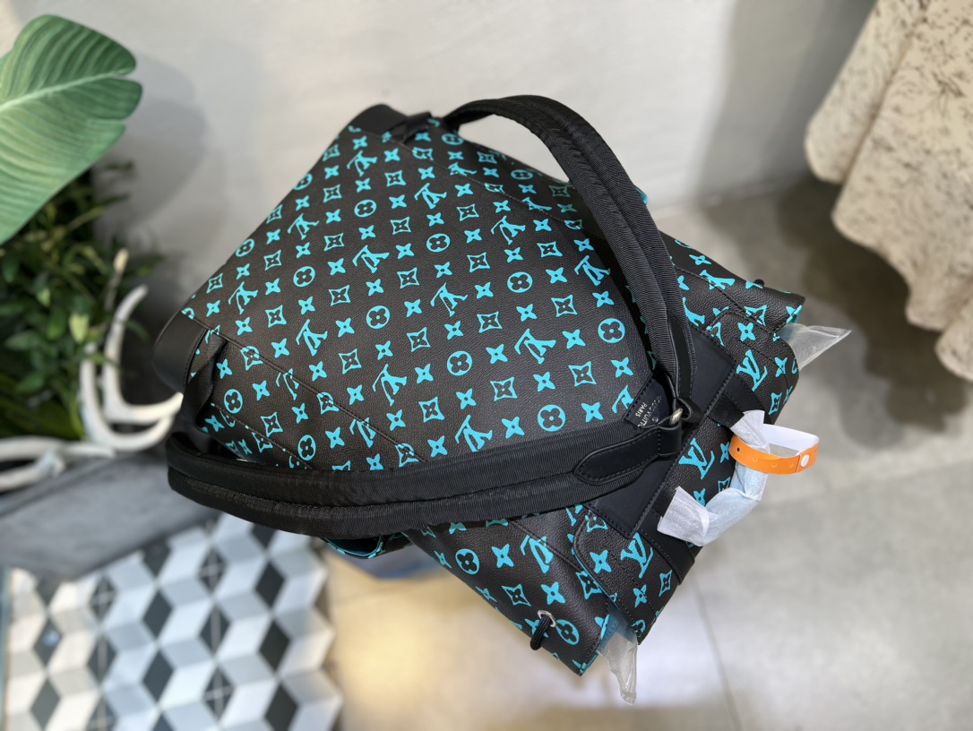 M21936 M41379 Christopher PM Backpack in Monogram canvas evokes the - Bag 4