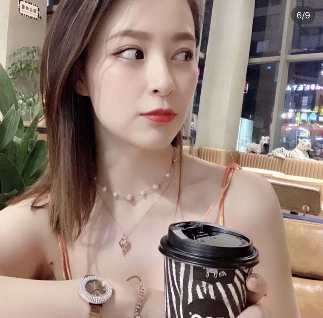  Swarovski 玫瑰金 浪漫热气球锁骨项链

“我能想到最华丽的冒险，就是与你相守。”浪漫主义告白