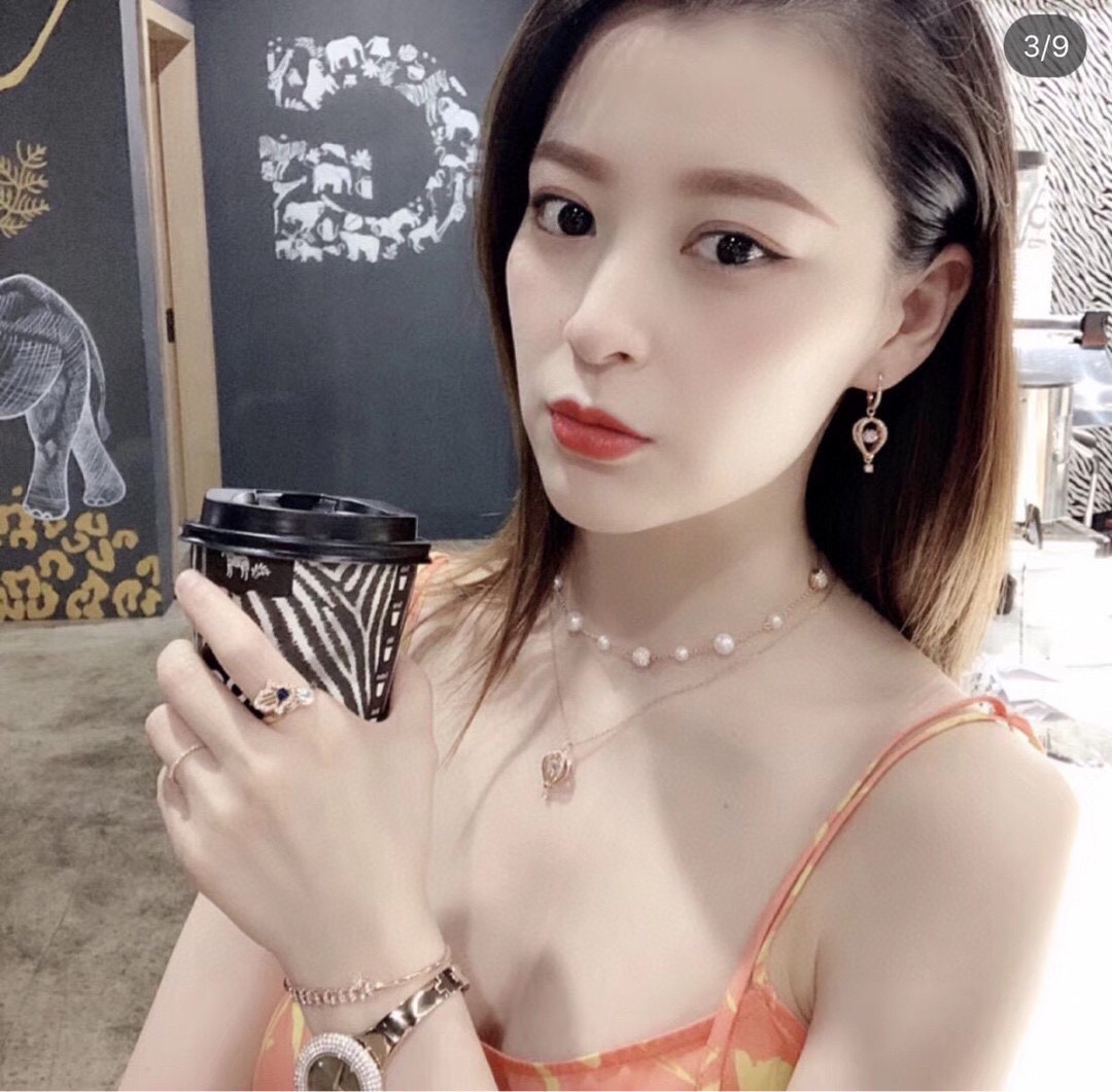  Swarovski 玫瑰金 浪漫热气球锁骨项链

“我能想到最华丽的冒险，就是与你相守。”浪漫主义告白
