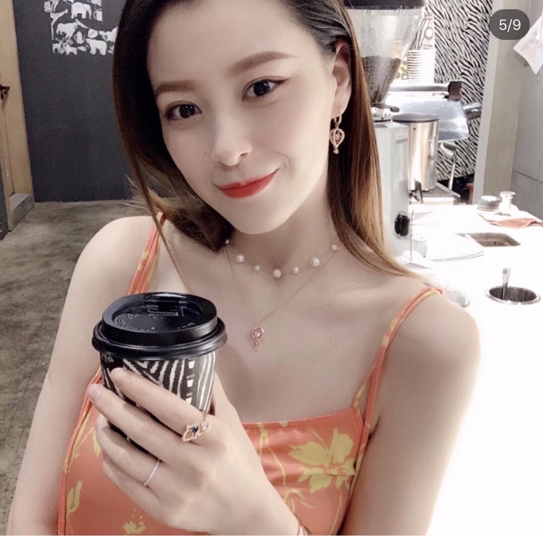  Swarovski 玫瑰金 浪漫热气球锁骨项链

“我能想到最华丽的冒险，就是与你相守。”浪漫主义告白