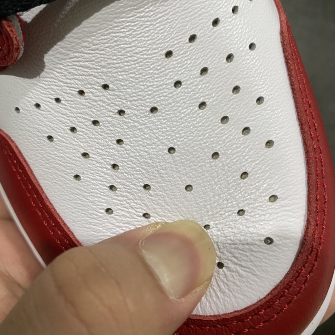 图片[2]-【JS纯原】Air Jordan 1 Retro AJ1芝加哥高帮555088-101n原鞋原楦头纸板开发n鞋型后跟收腰弧度完美 原厂Prime Asia皮料打造正确鞋垫背胶 飞翼3D高频深度立体高价零售首选版本 尺码：40-47.5-莆田鞋批发中心