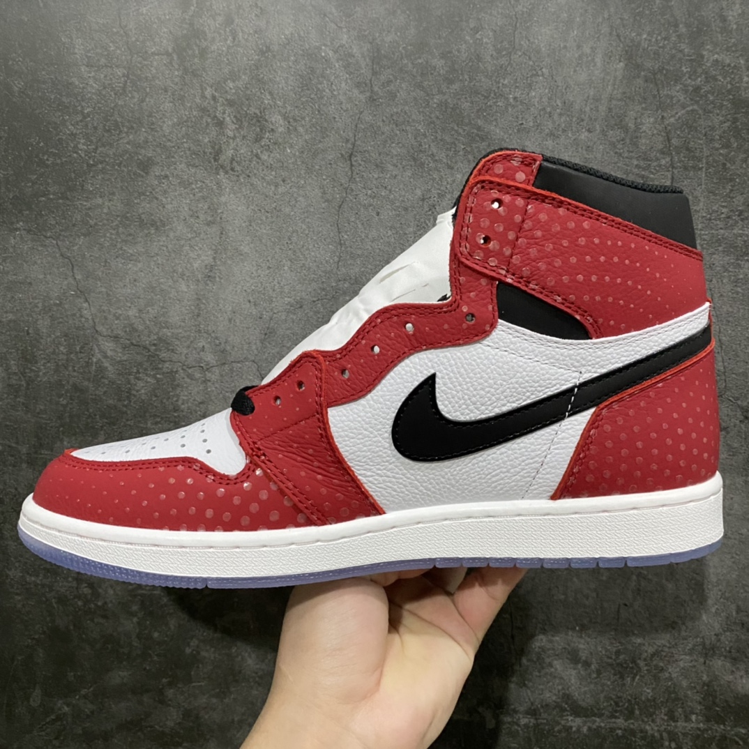 图片[2]-【X版纯原】Air Jordan AJ1蜘蛛侠n市售天花板品质 完美鞋型 正确半透明蜘蛛侠反光波点 区别市场泛白波点，全新水晶大底无任何氧化 后跟和鞋口做的相当到位，完美圆润冲孔，原厂皮料打造，绝对满满的诚意之作💪🏻 尺码：40-47.5 货号：555088-602-莆田鞋批发中心