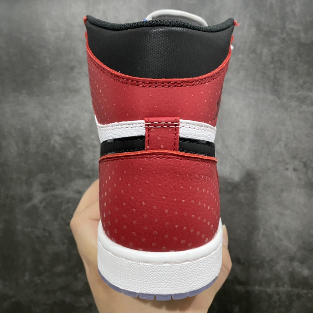 图片[4]-【X版纯原】Air Jordan AJ1蜘蛛侠n市售天花板品质 完美鞋型 正确半透明蜘蛛侠反光波点 区别市场泛白波点，全新水晶大底无任何氧化 后跟和鞋口做的相当到位，完美圆润冲孔，原厂皮料打造，绝对满满的诚意之作💪🏻 尺码：40-47.5 货号：555088-602-莆田鞋批发中心