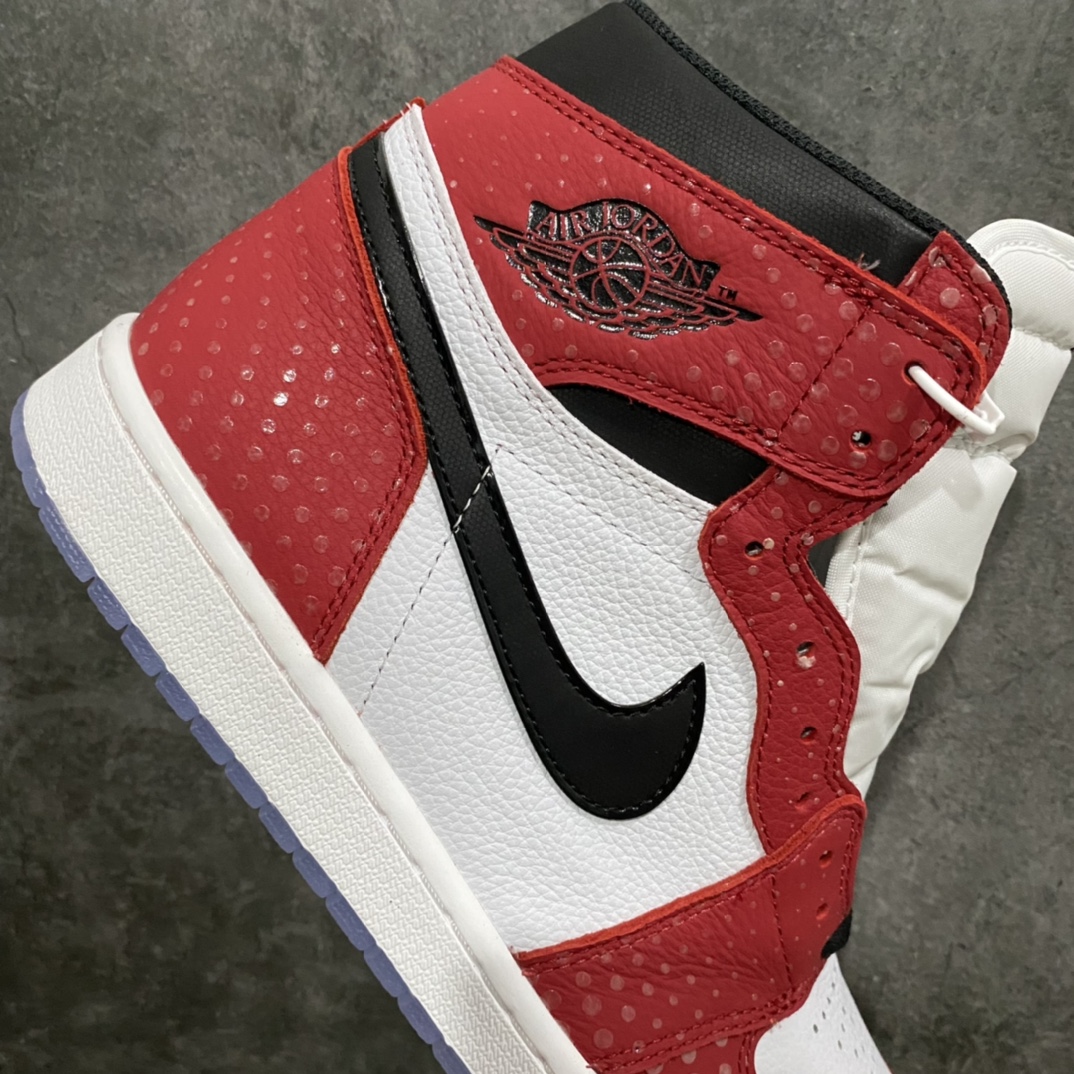 图片[6]-【X版纯原】Air Jordan AJ1蜘蛛侠n市售天花板品质 完美鞋型 正确半透明蜘蛛侠反光波点 区别市场泛白波点，全新水晶大底无任何氧化 后跟和鞋口做的相当到位，完美圆润冲孔，原厂皮料打造，绝对满满的诚意之作💪🏻 尺码：40-47.5 货号：555088-602-莆田鞋批发中心