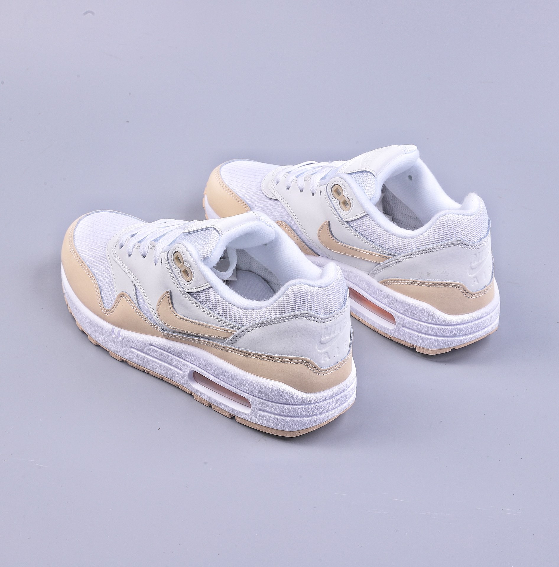 200 Nike Air Max 1 初代复古气垫慢跑鞋  FB5060-100