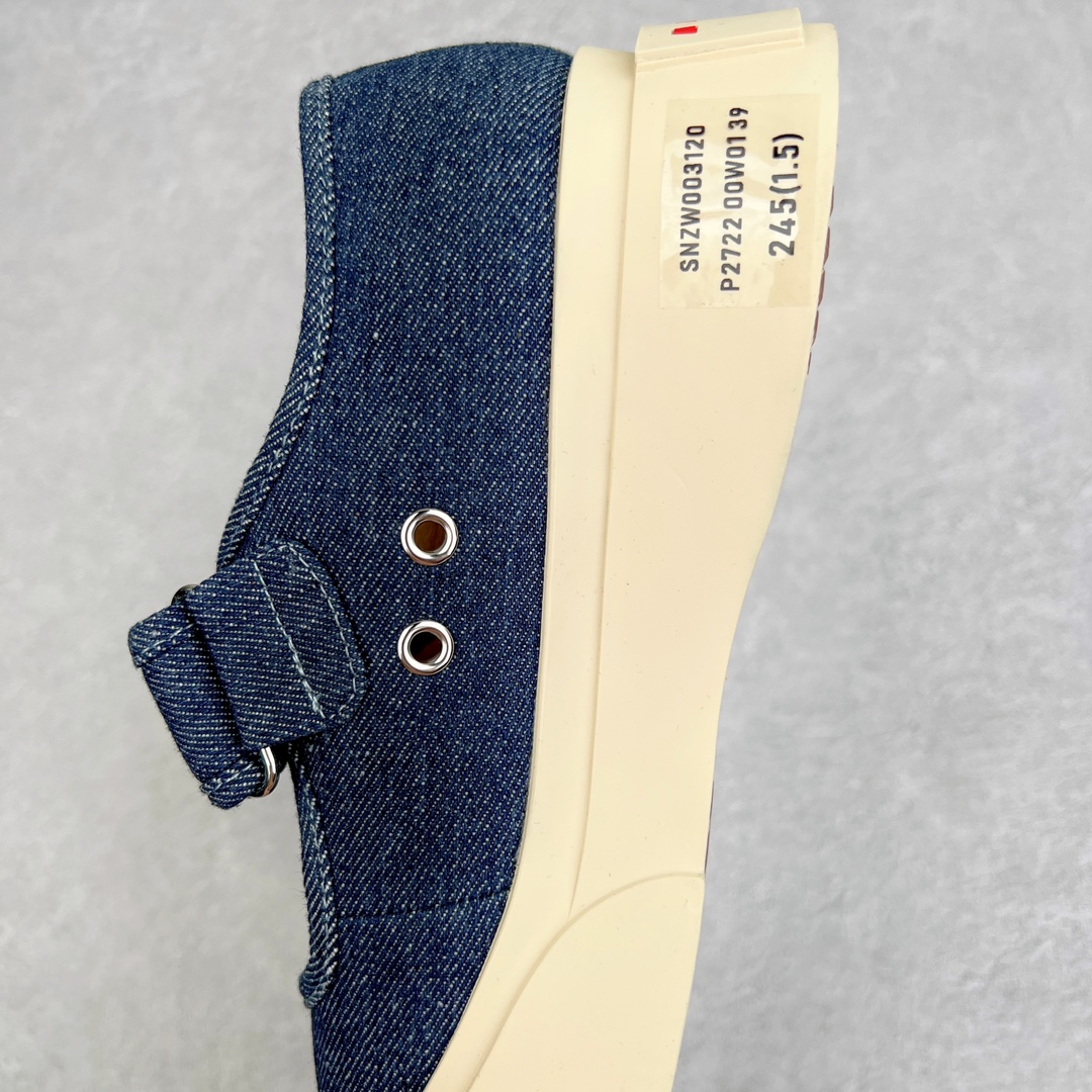 图片[7]-＃福利特价 Marni Pablo Leather Mary Jane Sneaker 意大利奢侈品品牌-玛尼·巴勃罗·玛丽珍系列低帮松糕厚底百搭魔术贴大头增高板鞋 Marni是来自意大利的独立设计师品牌 ♥赵露思、宋祖儿同款魔术贴大头鞋，跟传统见到的玛丽珍还蛮不一样的，凉鞋的透气结构搭载日系风格，蠢萌又时髦。 ♥日式包趾式胖圆鞋头设计满满的立体感。虽然厚底但它的腰线非常明显，前宽后细有种大头鞋的既视感，复古范儿很足。一字带魔术贴设计穿脱方便，调节松紧随心所欲，不用担心压脚背 ♥鞋面内里都使用羊皮，质感柔软性跟透气性都灰常好。4cm的一个橡胶厚底，上脚不会臃肿反而衬托得腿很细，鞋子也不会很重，颜值与舒适度并存。灰常有少女感又有一种不羁一格的酷气，甜美又可爱，适合搭配各种衣服，单穿或者配各种袜子很好看 防滑耐磨橡胶4CM跟高大底 尺码：35-40-选品中心