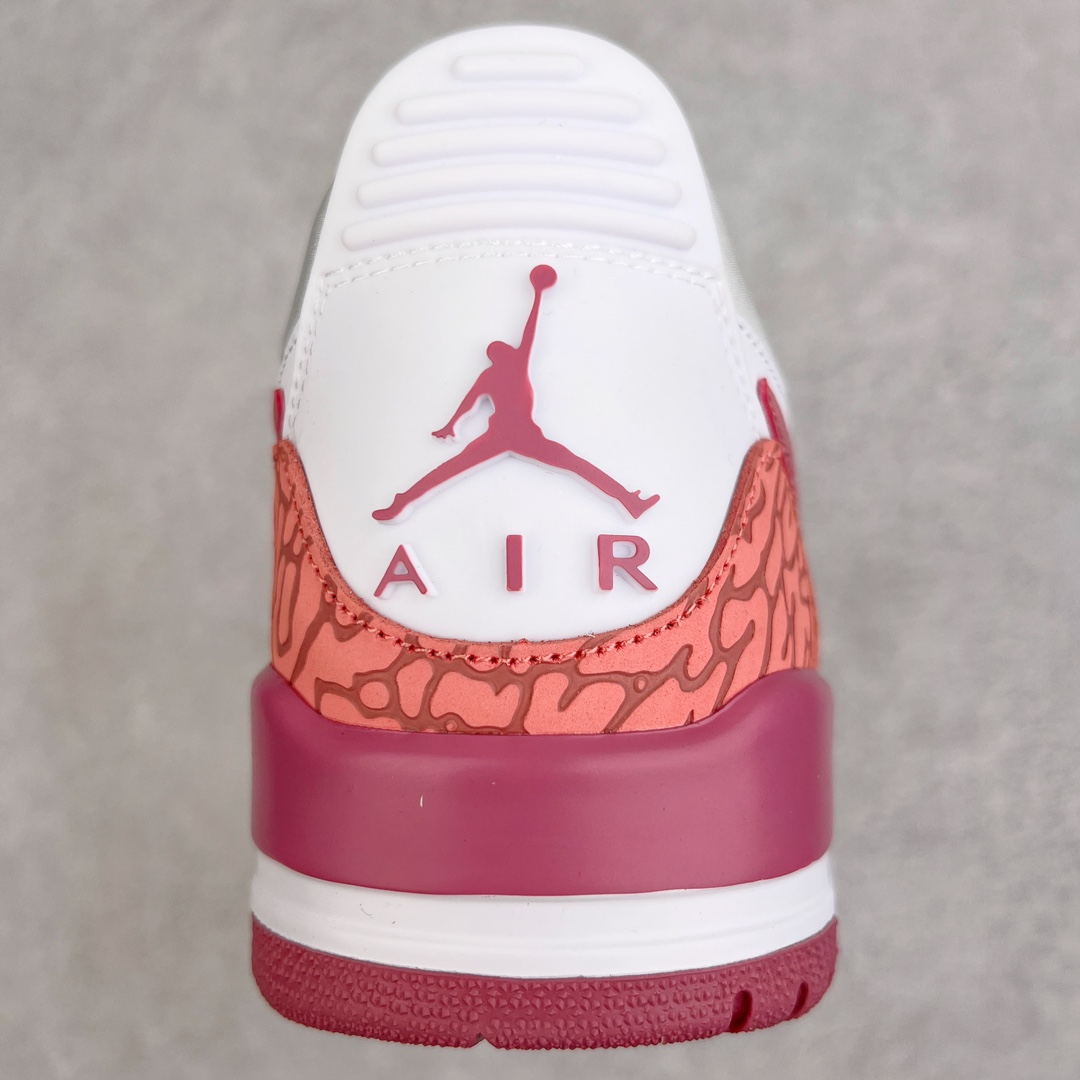 图片[8]-💰220 ＃KZ神版 Air Jordan Legacy AJ312 Low 低帮复古篮球鞋 白粉 FN3407-161 市场最强独一档产物 全套原纸板楦头开发 原厂大底磨具加持立体防滑纹理 原档数据后跟TPU子母扣魔术贴 原装可视Air Sole气垫 原汁原味最完美的312代版型 唯一正确鞋头趴度弧度高度鞋身腰线 进口港宝加持 后跟自然饱满 全鞋荧光划线卡点 追求极致完美 每一双都是工艺品 多重QC质检 超越公司货的品控标准 实实在在的免检产品 鞋身采用了皮革材质打造 横跨鞋面的魔术贴十分吸睛 侧面的Swoosh Logo的一部分被鞋面遮挡了一部分 颇具玩味 魔术贴上标有NK标识 而鞋舌上是Jordan的经典红色飞翼Logo 后跟和鞋底均采用了AJ3的设计 后跟上同样也使用了经典的爆裂纹图案 SIZE：36 36.5 37.5 38 38.5 39 40 40.5 41 42 42.5 43 44 44.5 45 46 47.5 编码：by2936090-运动鞋